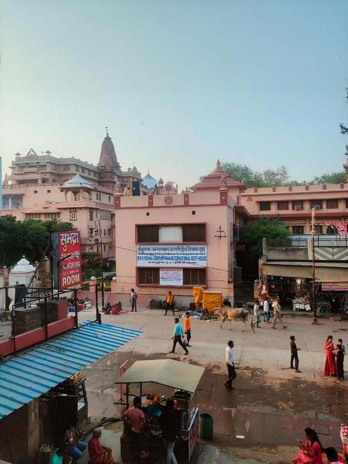 Subhadra Guest House Mathura Exterior photo
