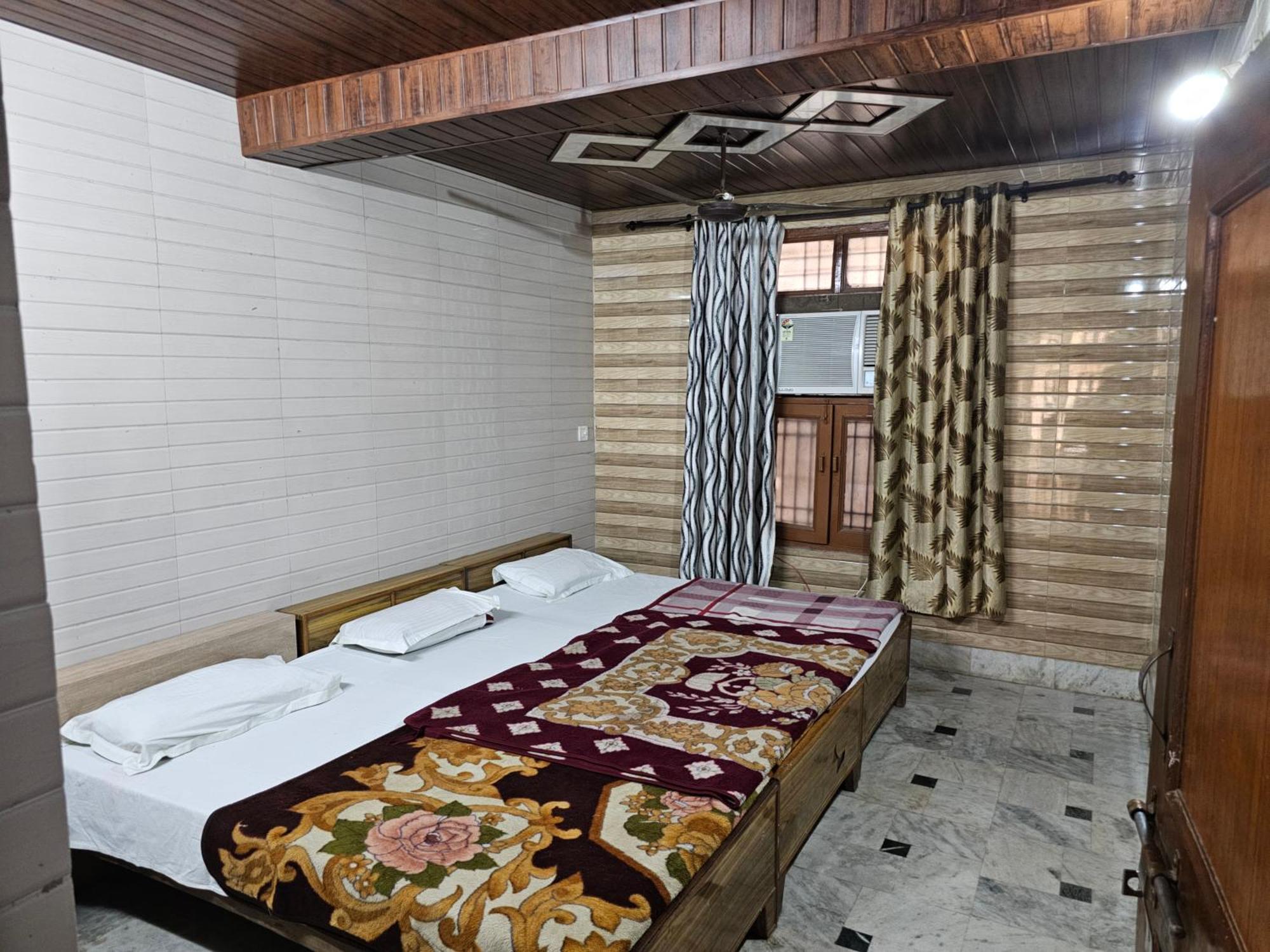 Subhadra Guest House Mathura Room photo